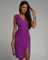 Fresia | Fitted dress with a V-neck and slit