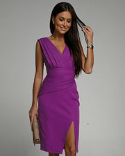 Fresia | Fitted dress with a V-neck and slit